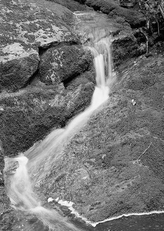Raymond_Trail_Waterfall